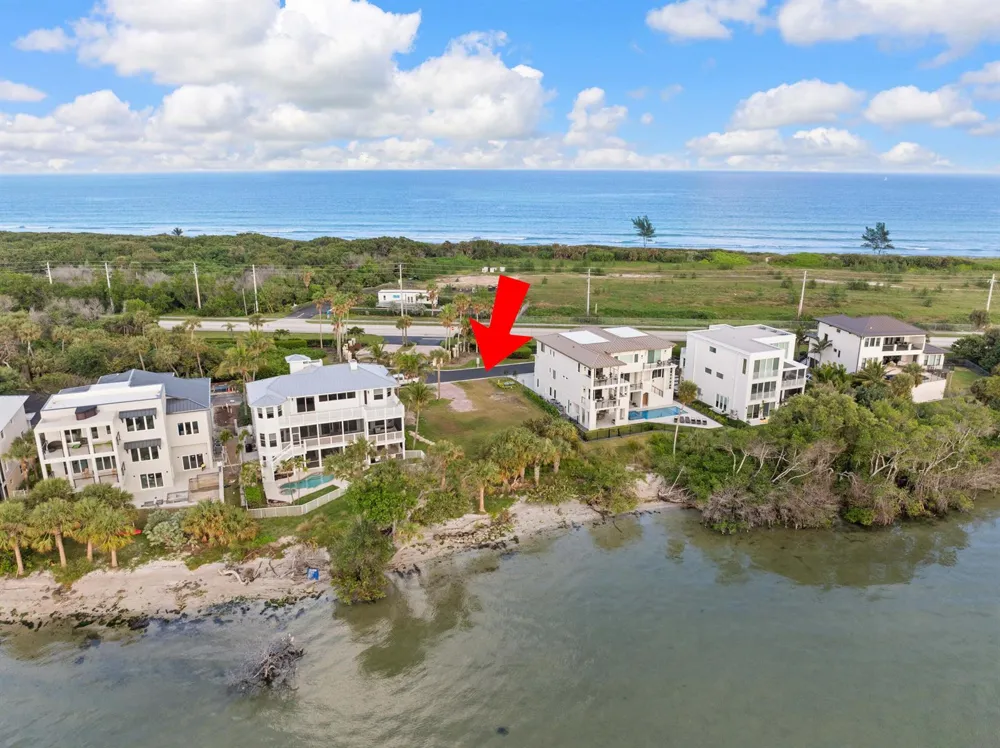 7671 Pelican Pointe Drive Jensen Beach, FL 34957
