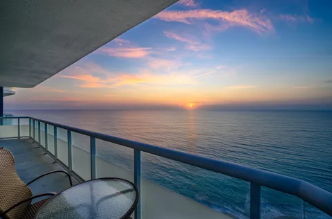 3554 Ocean Drive #Ph4n