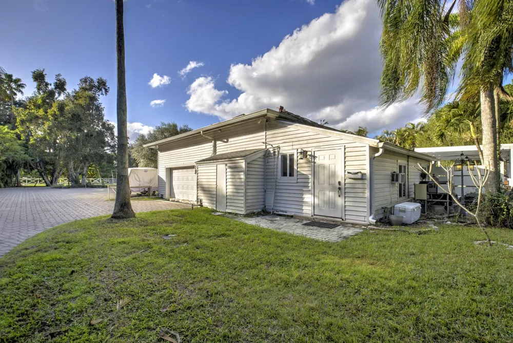 6402 SW 185th Way Southwest Ranches, FL 33332