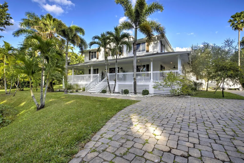 6402 SW 185th Way Southwest Ranches, FL 33332