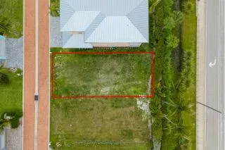 4865 Watersong Way Hutchinson Island, FL 34949