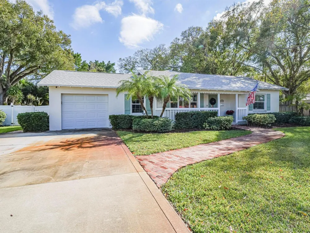 2180 Seville Avenue Vero Beach, FL 32960