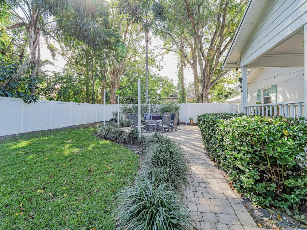 2180 Seville Avenue Vero Beach, FL 32960