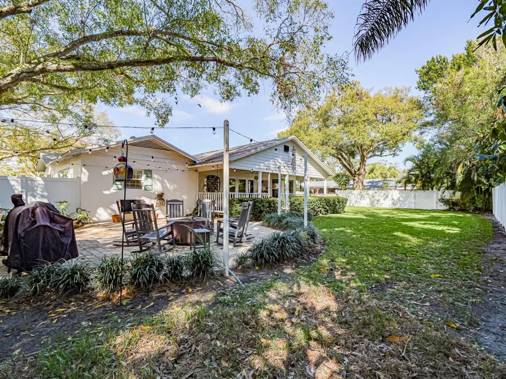 2180 Seville Avenue Vero Beach, FL 32960