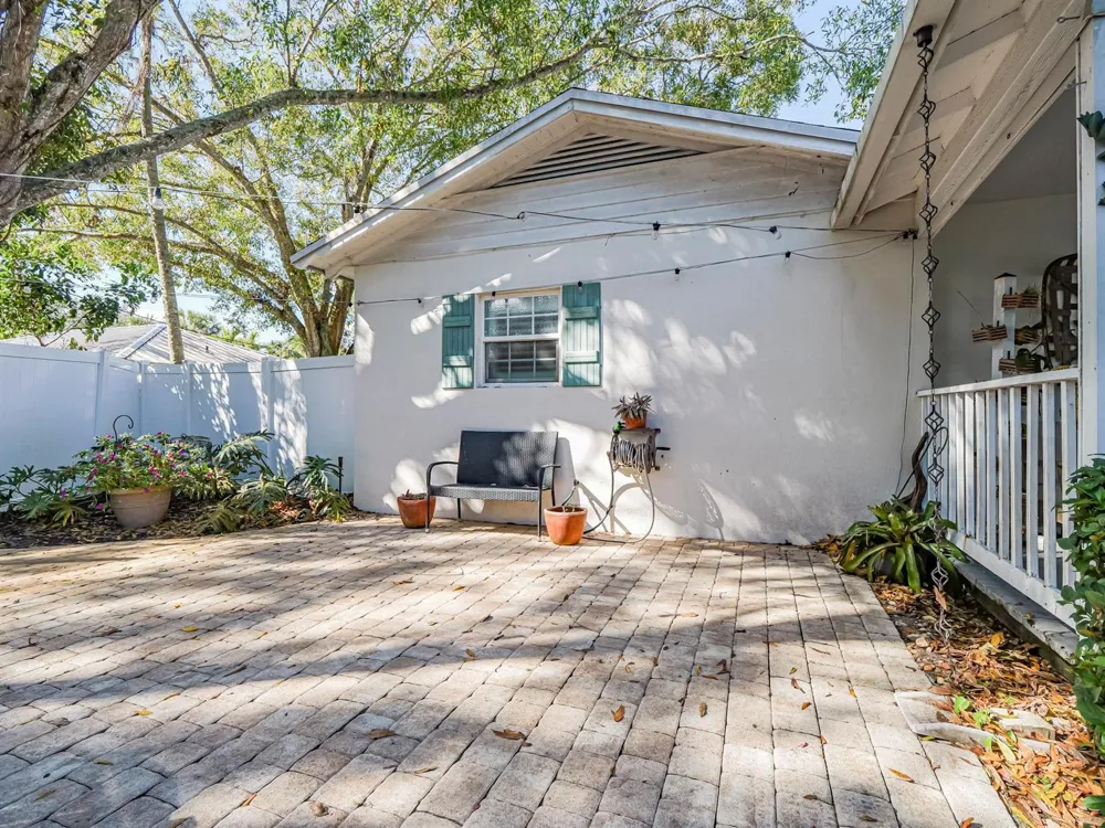 2180 Seville Avenue Vero Beach, FL 32960