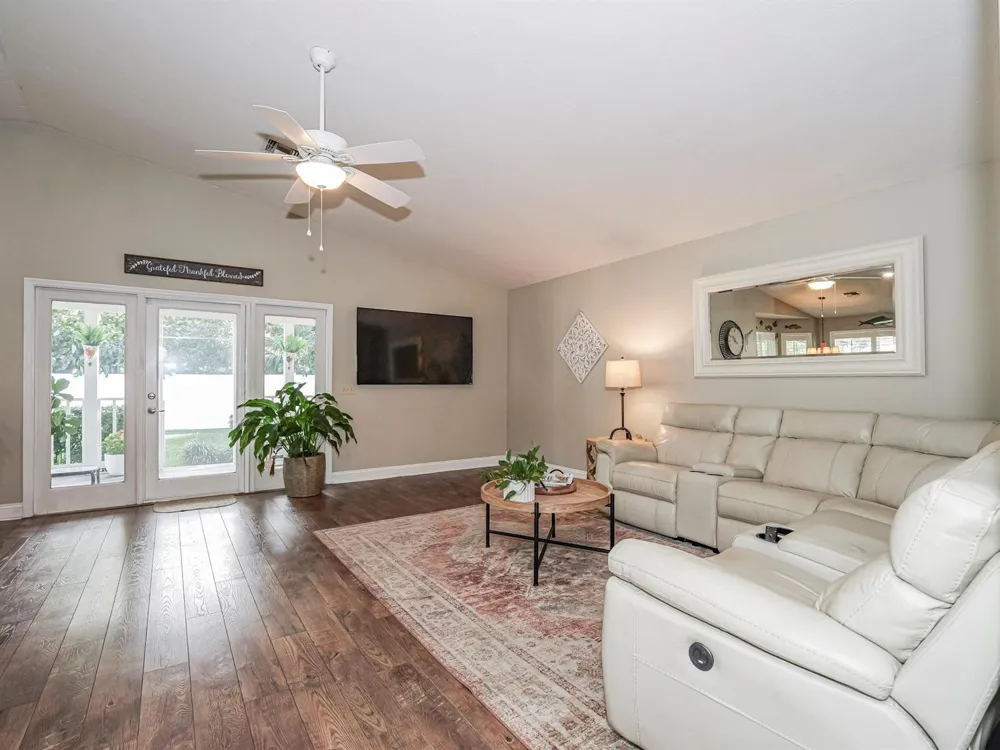 2180 Seville Avenue Vero Beach, FL 32960