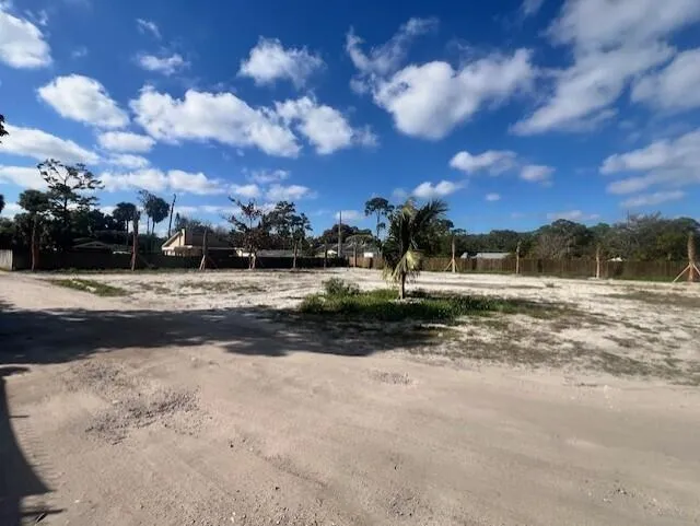 447 Tall Pines Road West Palm Beach, FL 33415