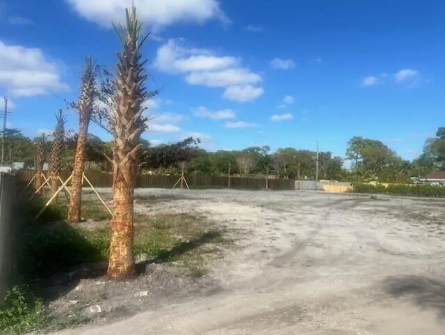 447 Tall Pines Road West Palm Beach, FL 33415