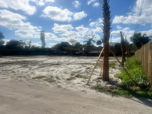 447 Tall Pines Road West Palm Beach, FL 33415