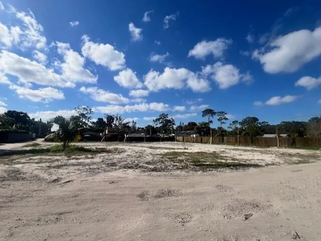 447 Tall Pines Road West Palm Beach, FL 33415