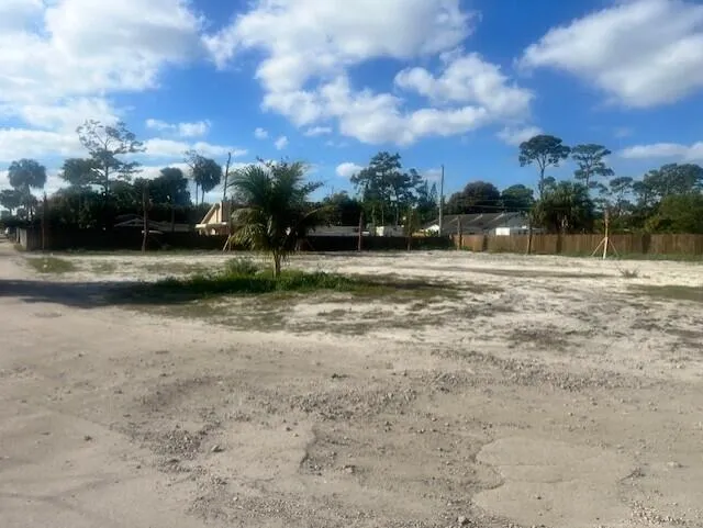 447 Tall Pines Road West Palm Beach, FL 33415