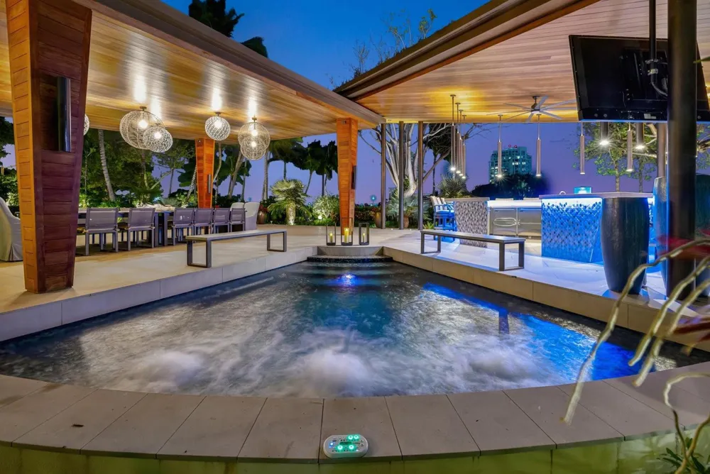 815 Idlewyld Drive Fort Lauderdale, FL 33301