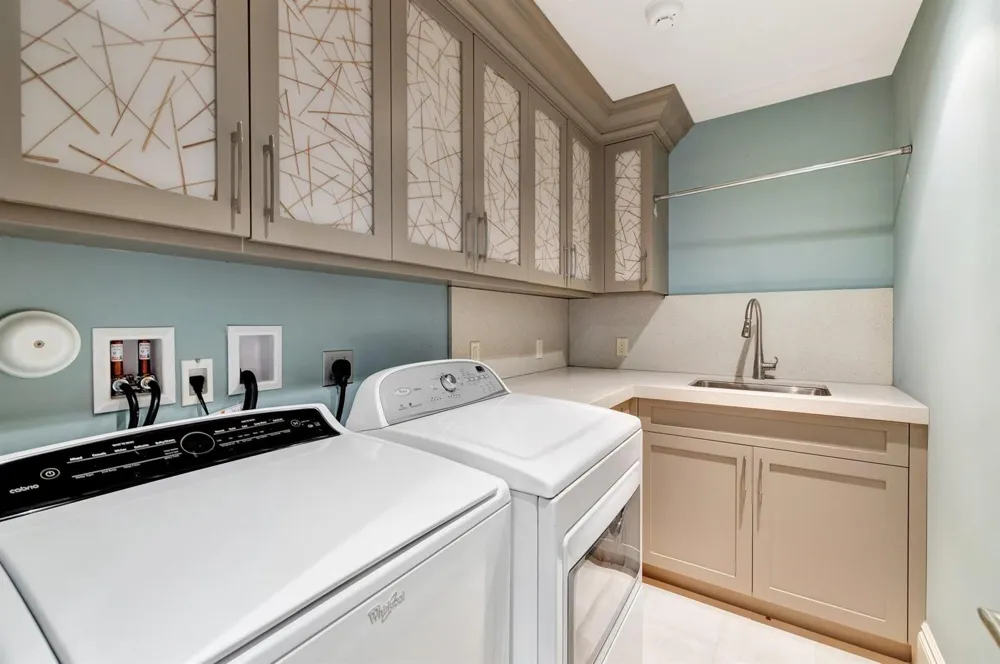 815 Idlewyld Drive Fort Lauderdale, FL 33301