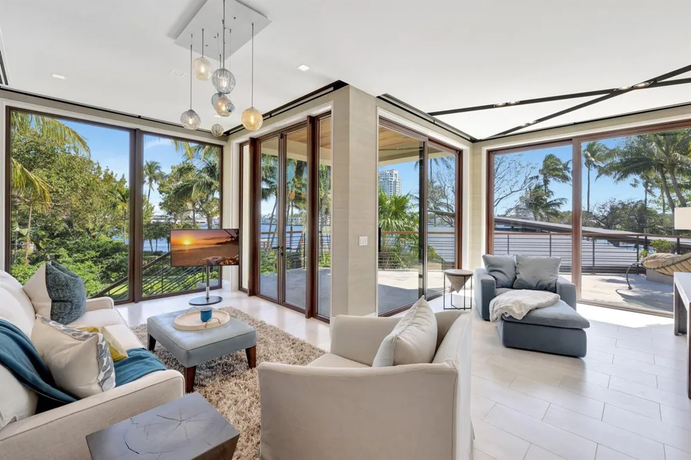 815 Idlewyld Drive Fort Lauderdale, FL 33301