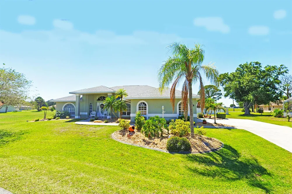 424 Holly Drive Sebring, FL 33876