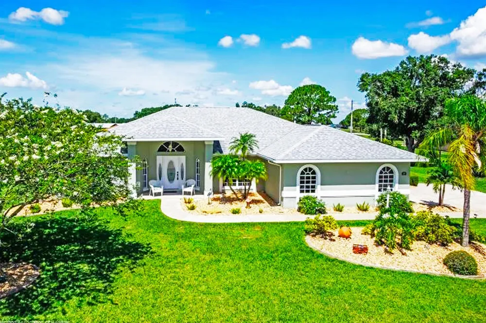 424 Holly Drive Sebring, FL 33876