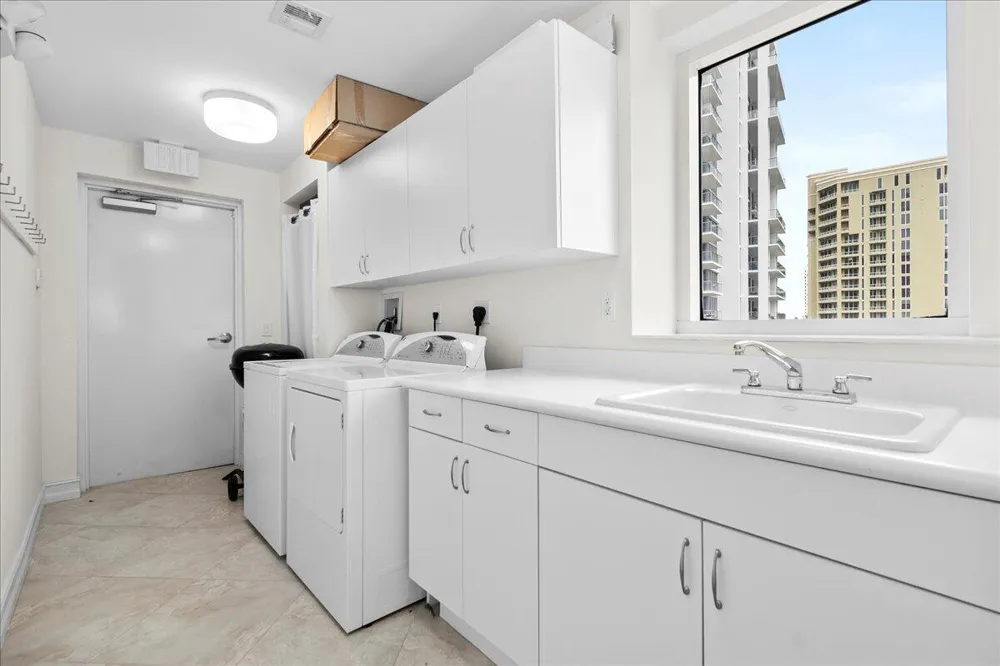 4600 Ocean Drive #701 Singer Island, FL 33404