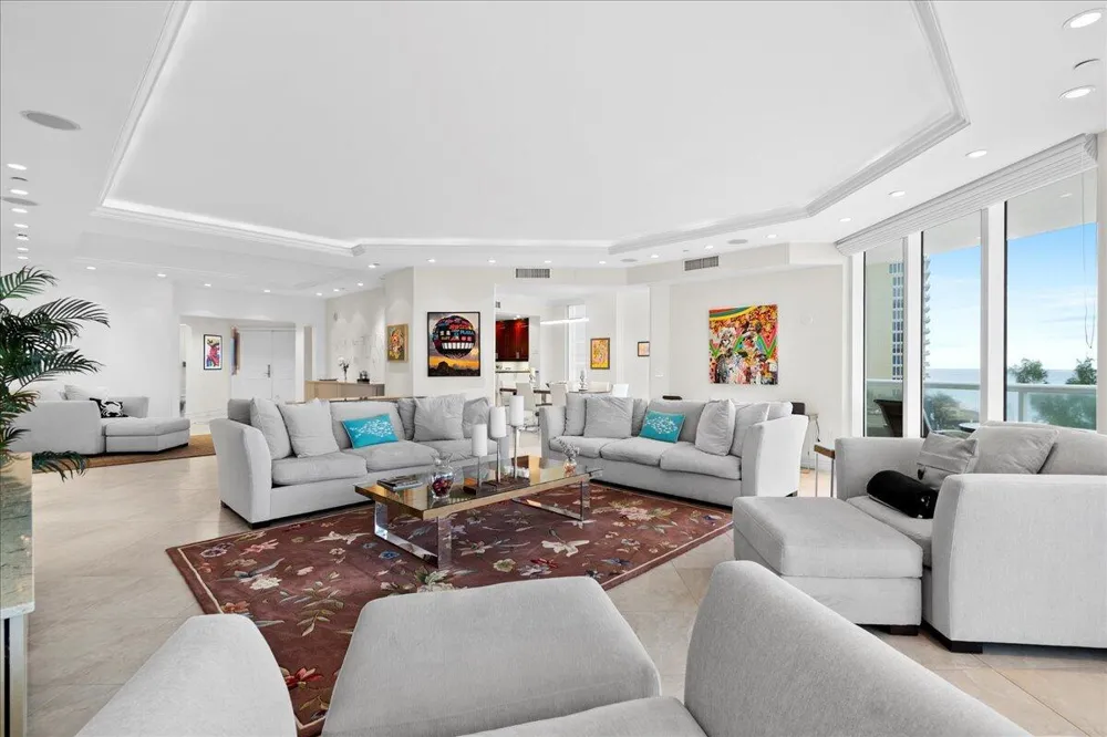 4600 Ocean Drive #701 Singer Island, FL 33404