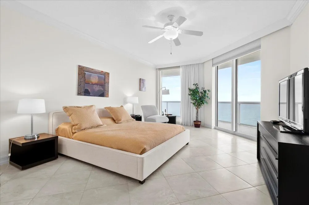 4600 Ocean Drive #701 Singer Island, FL 33404