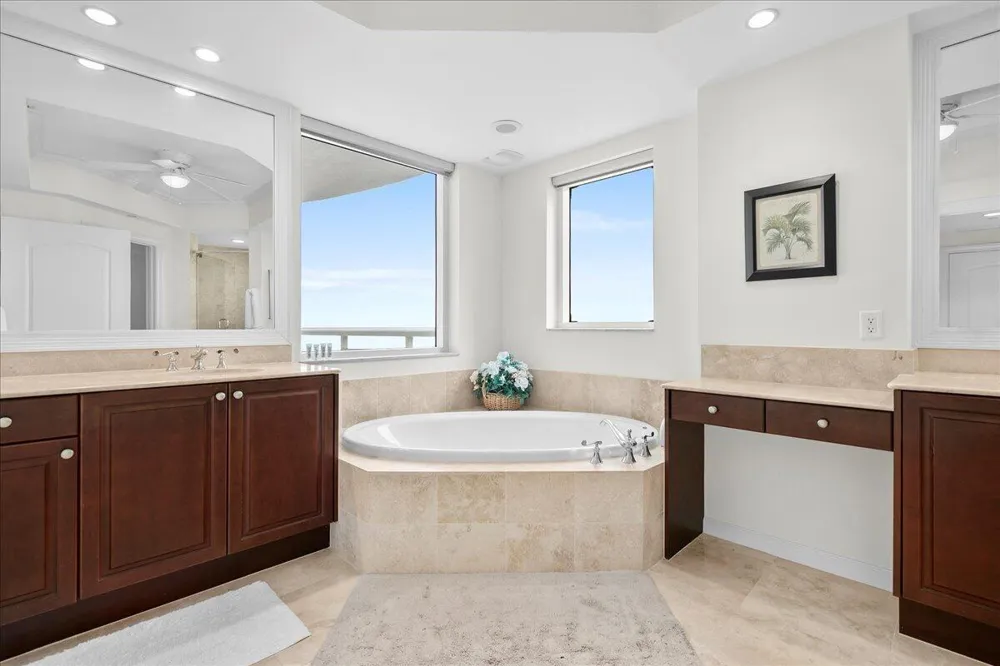 4600 Ocean Drive #701 Singer Island, FL 33404