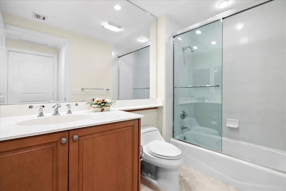 4600 Ocean Drive #701 Singer Island, FL 33404