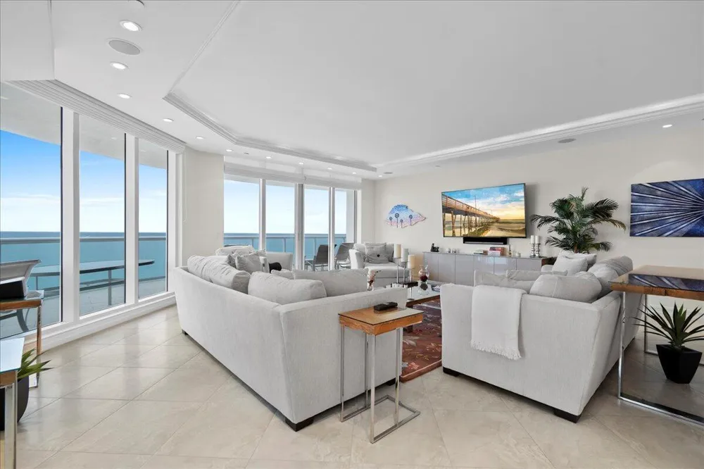 4600 Ocean Drive #701 Singer Island, FL 33404
