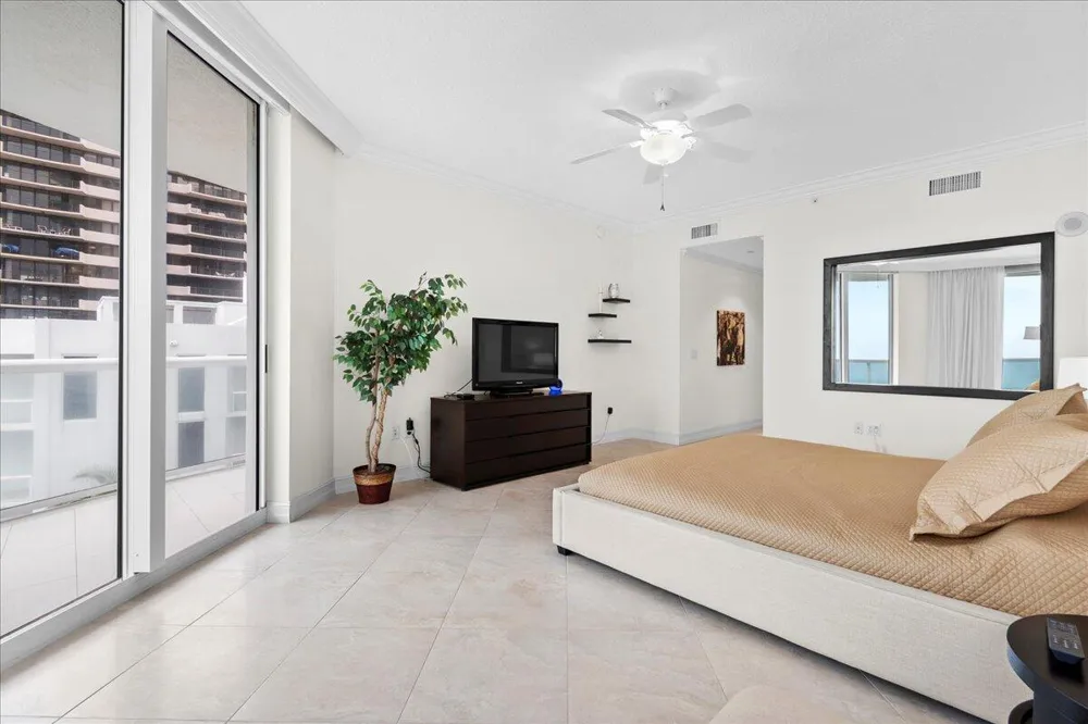4600 Ocean Drive #701 Singer Island, FL 33404