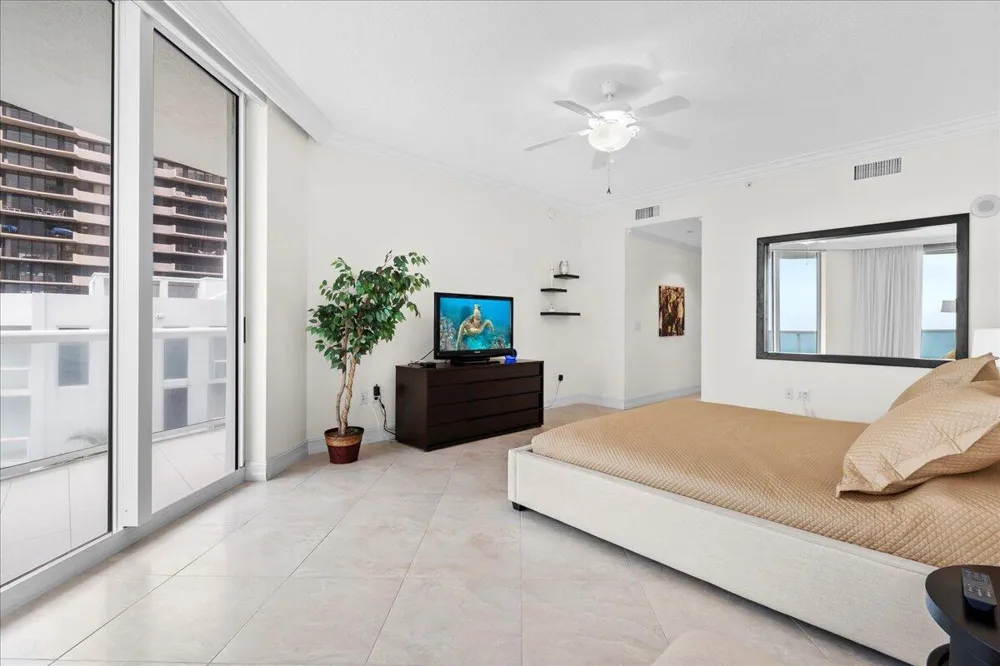 4600 Ocean Drive #701 Singer Island, FL 33404