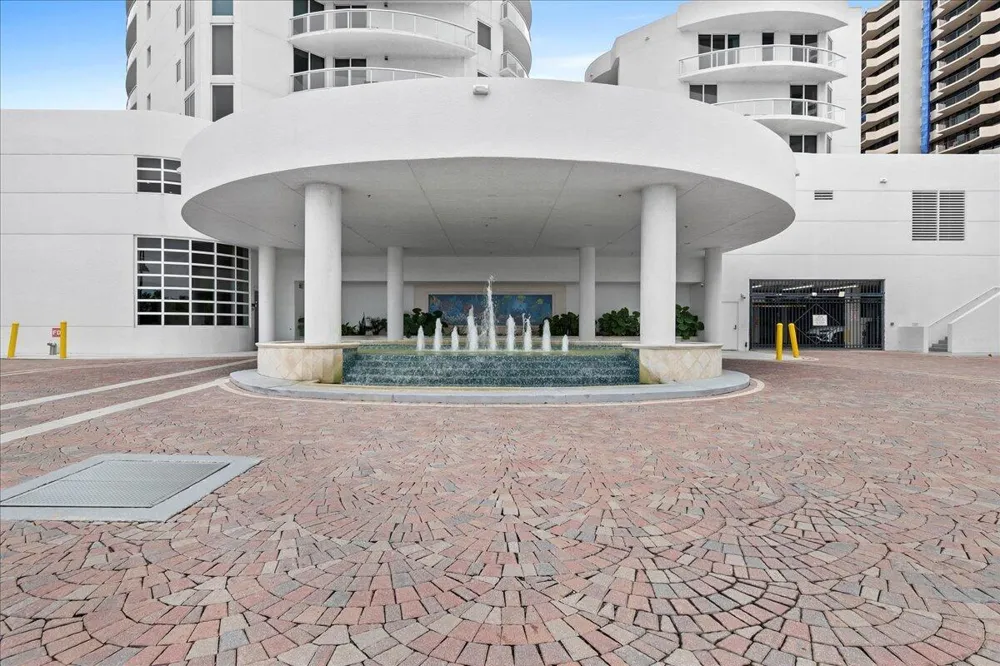 4600 Ocean Drive #701 Singer Island, FL 33404