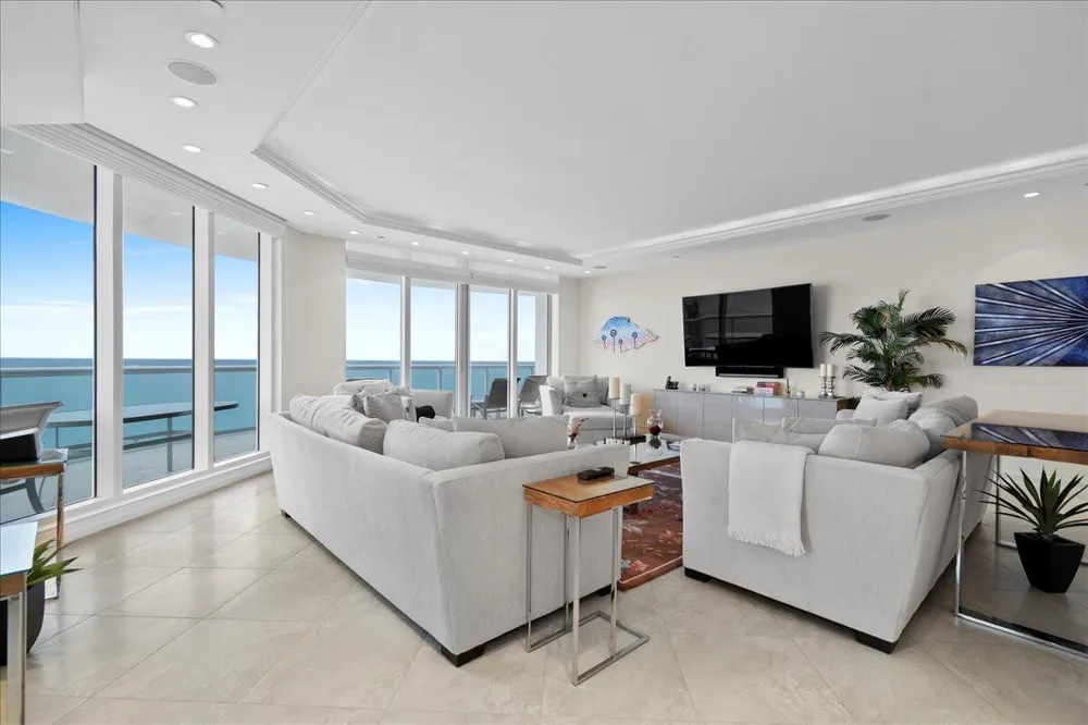 4600 Ocean Drive #701 Singer Island, FL 33404