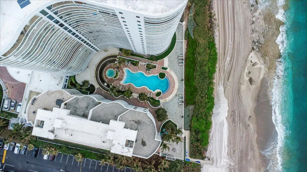 4600 Ocean Drive #701 Singer Island, FL 33404