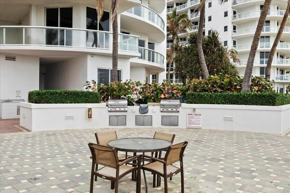4600 Ocean Drive #701 Singer Island, FL 33404