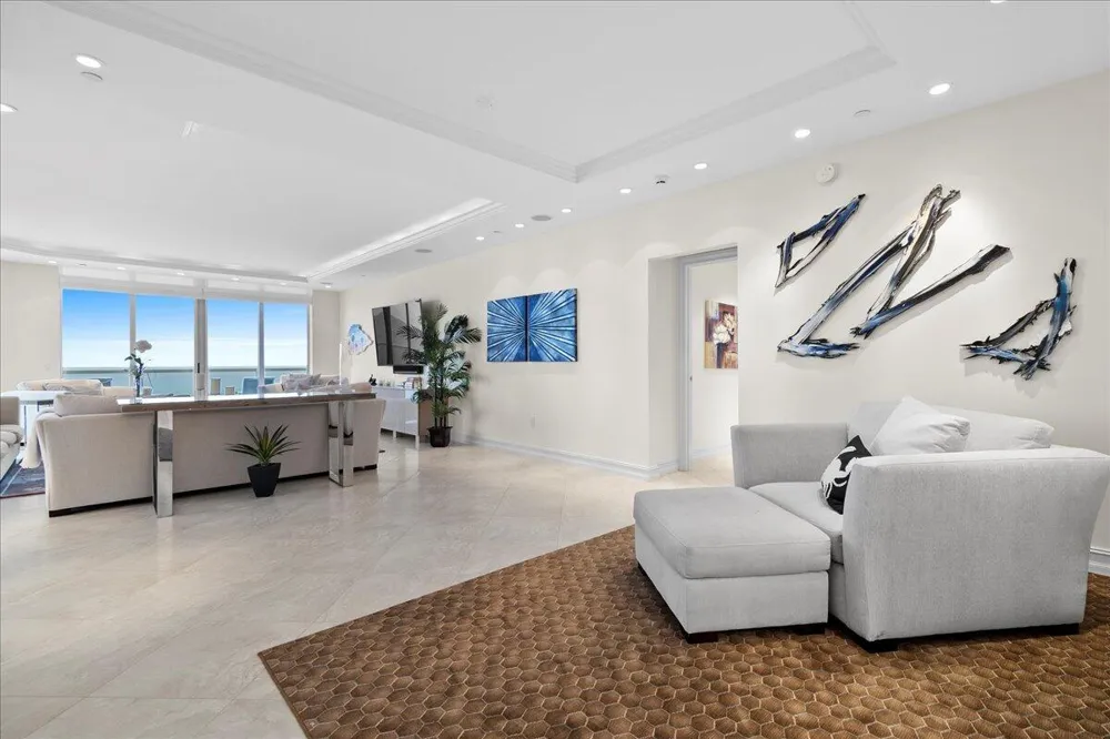 4600 Ocean Drive #701 Singer Island, FL 33404