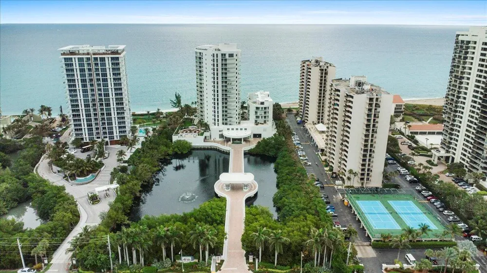 4600 Ocean Drive #701 Singer Island, FL 33404