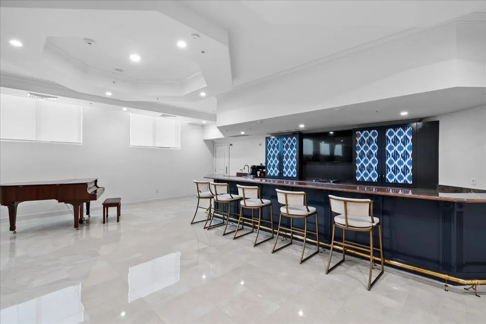 4600 Ocean Drive #701 Singer Island, FL 33404