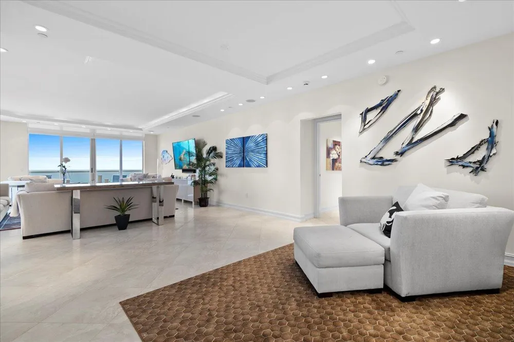 4600 Ocean Drive #701 Singer Island, FL 33404