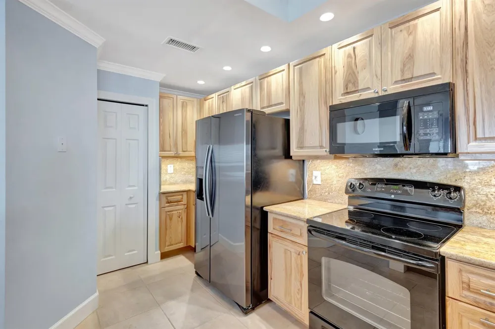 2470 Harbour Cove Drive Hutchinson Island, FL 34949