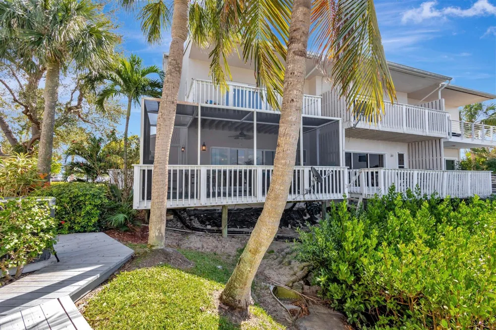 2470 Harbour Cove Drive Hutchinson Island, FL 34949