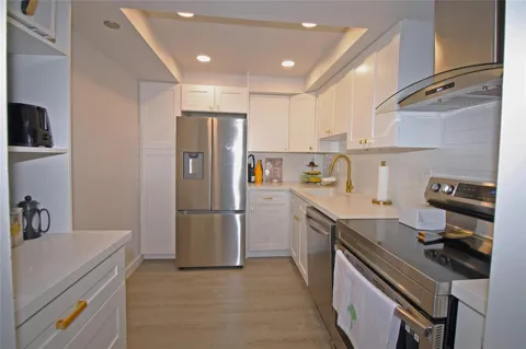 1100 Saint Charles Place #521