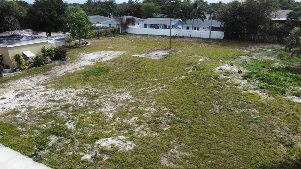 198 SE 4th Street Delray Beach, FL 33483