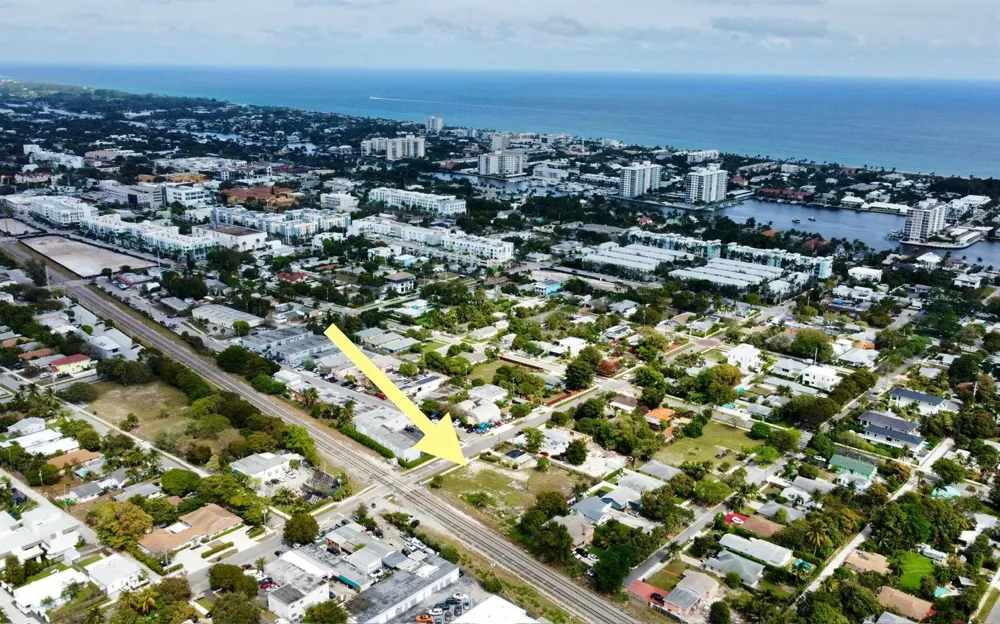 198 SE 4th Street Delray Beach, FL 33483