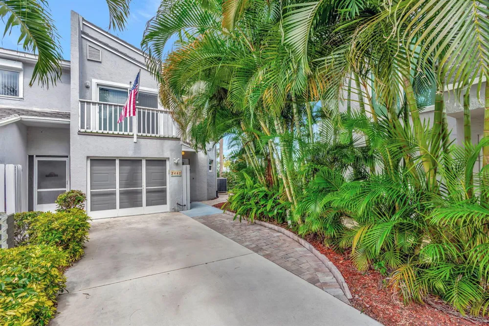 2440 Harbour Cove Drive Hutchinson Island, FL 34949