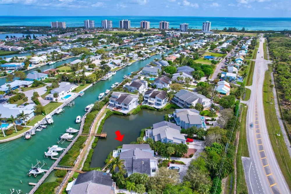 2440 Harbour Cove Drive Hutchinson Island, FL 34949