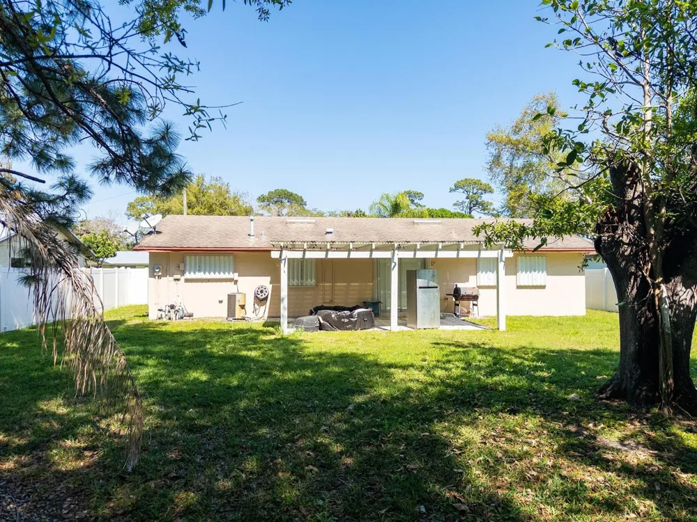 3205 Hibiscus Fort Pierce, FL 34947