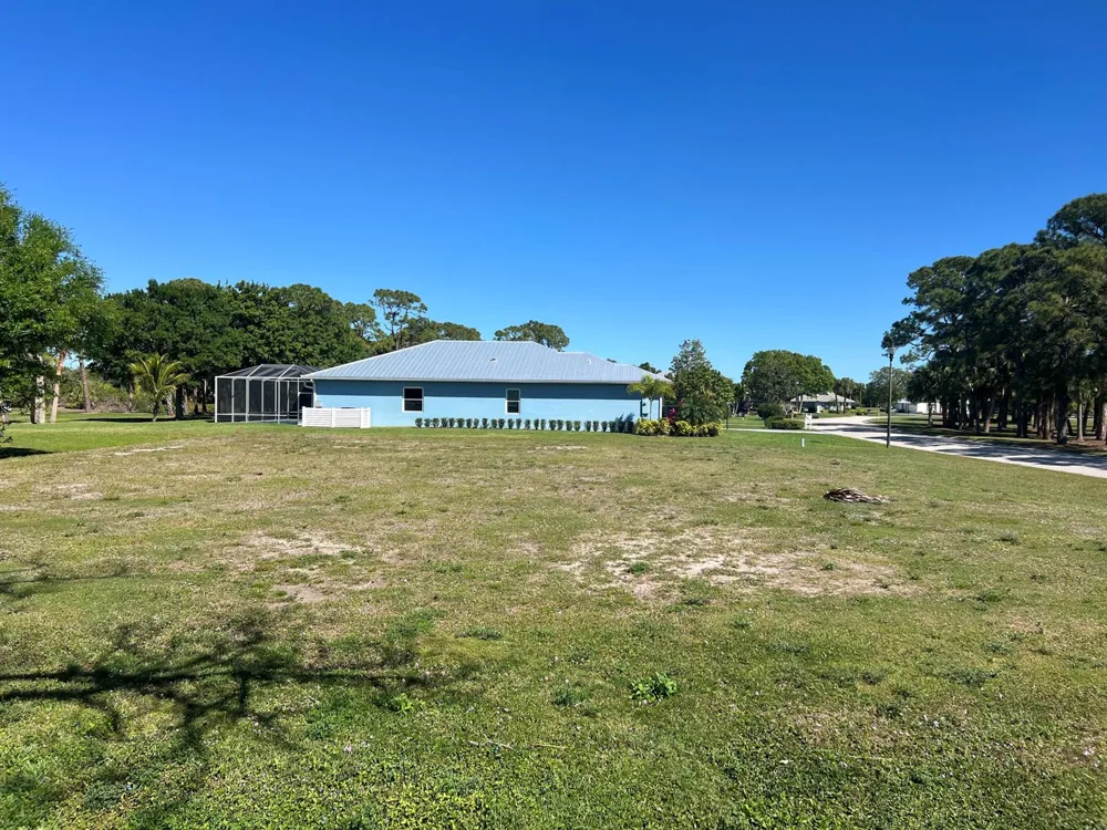 4310 Gator Trace Circle Fort Pierce, FL 34982