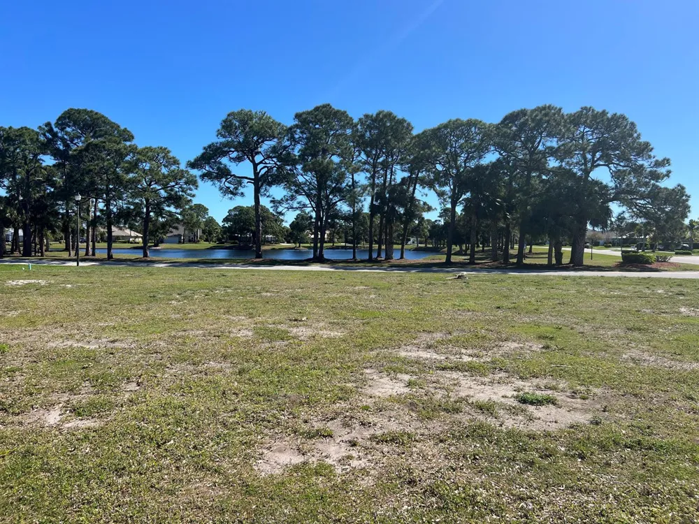 4310 Gator Trace Circle Fort Pierce, FL 34982