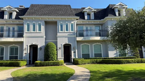 7525 Renaissance Boulevard