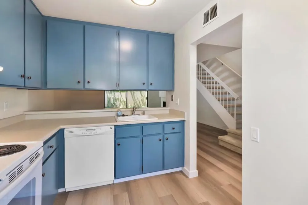 701 Woodside Lane #4 Sacramento, CA 95825