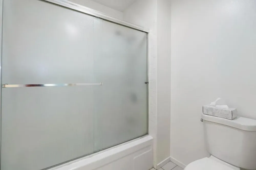 701 Woodside Lane #4 Sacramento, CA 95825