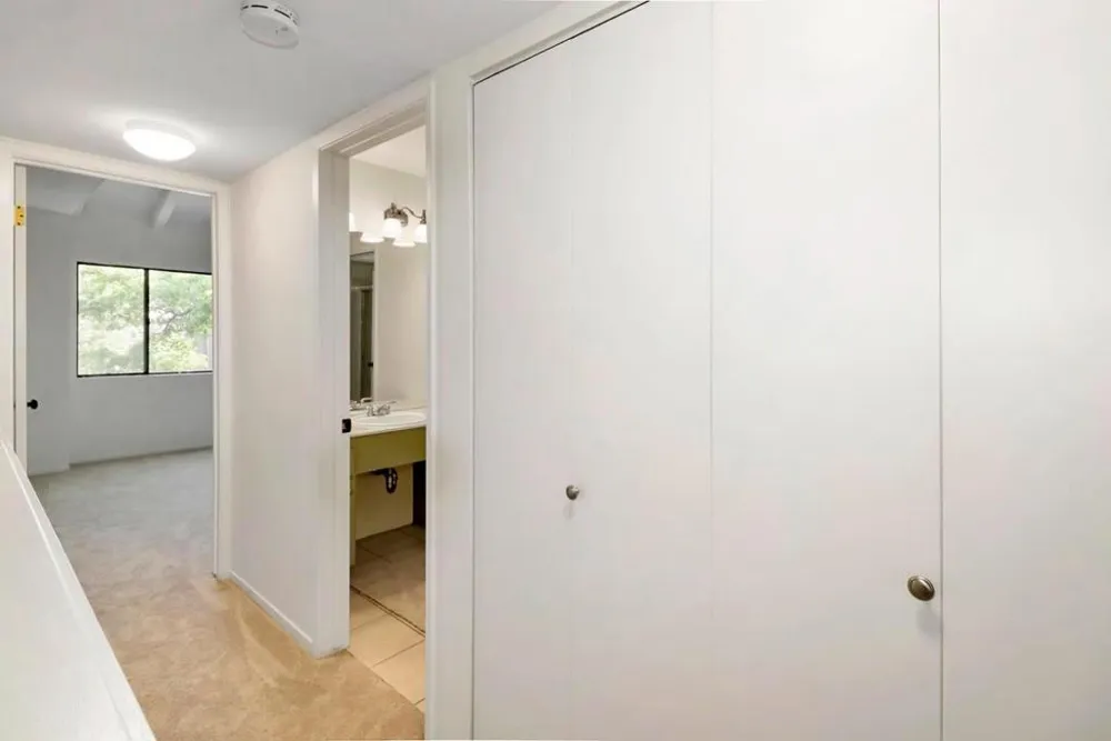 701 Woodside Lane #4 Sacramento, CA 95825